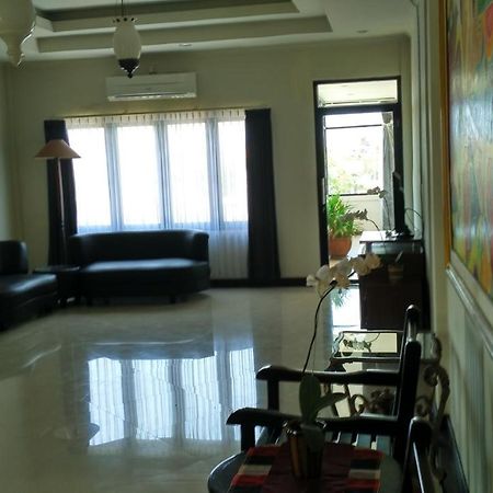 Maxi Hotel Kedonganan Jimbaran Buitenkant foto
