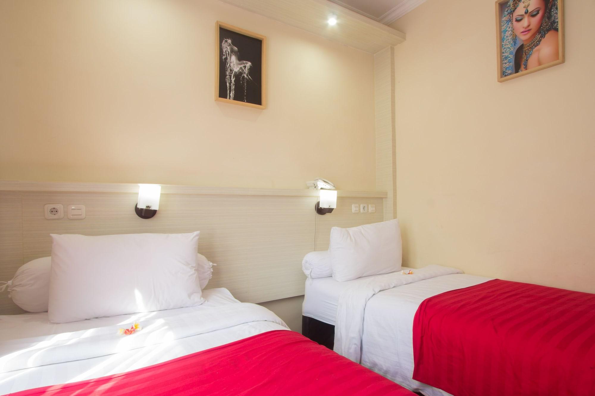 Maxi Hotel Kedonganan Jimbaran Buitenkant foto