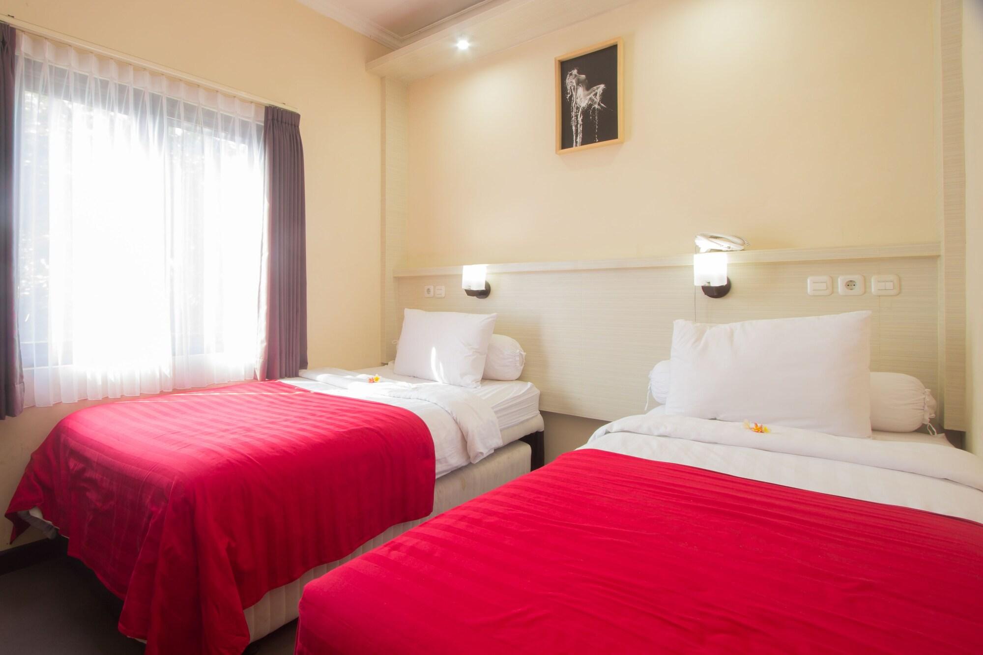 Maxi Hotel Kedonganan Jimbaran Buitenkant foto