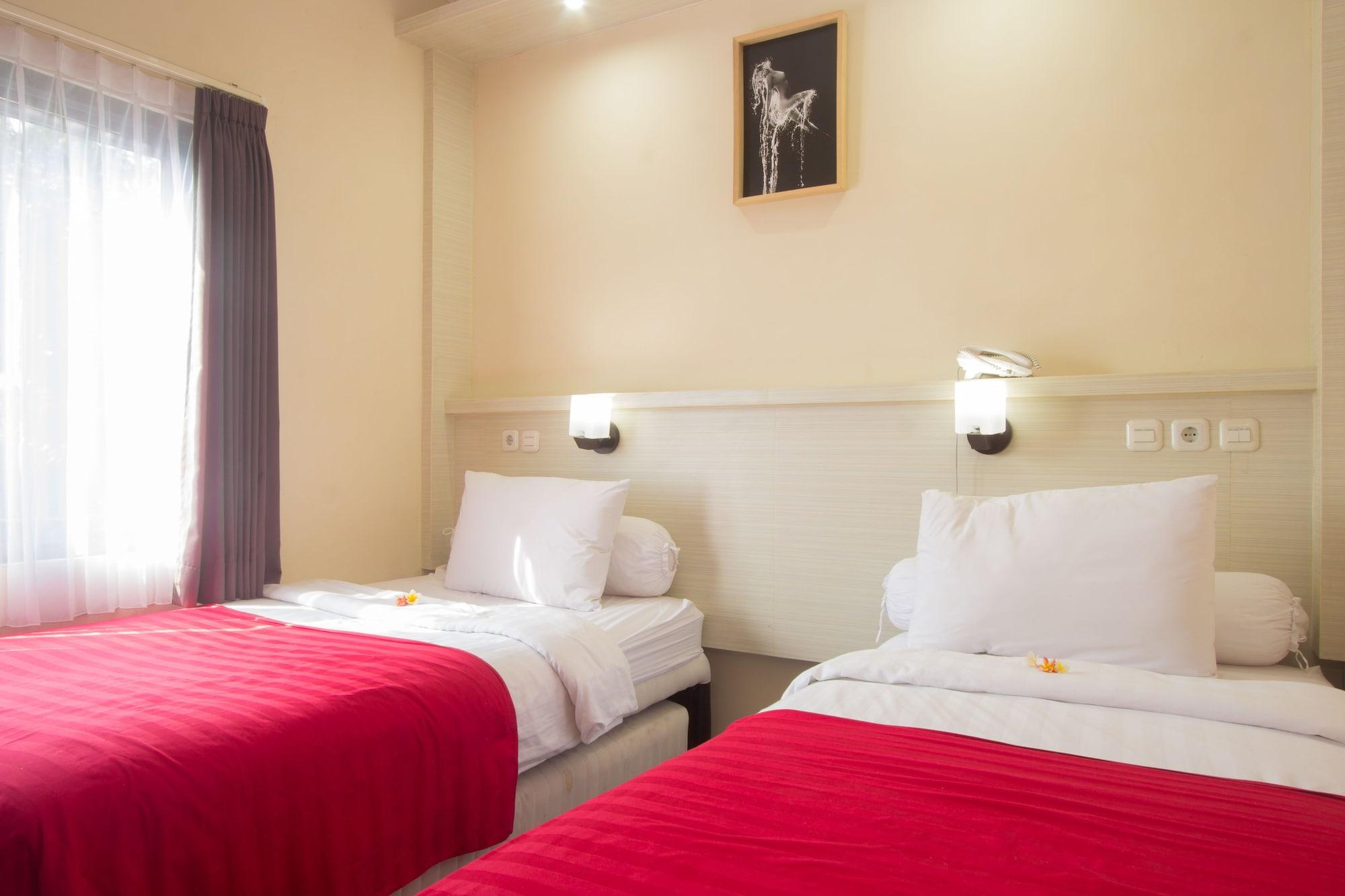 Maxi Hotel Kedonganan Jimbaran Buitenkant foto