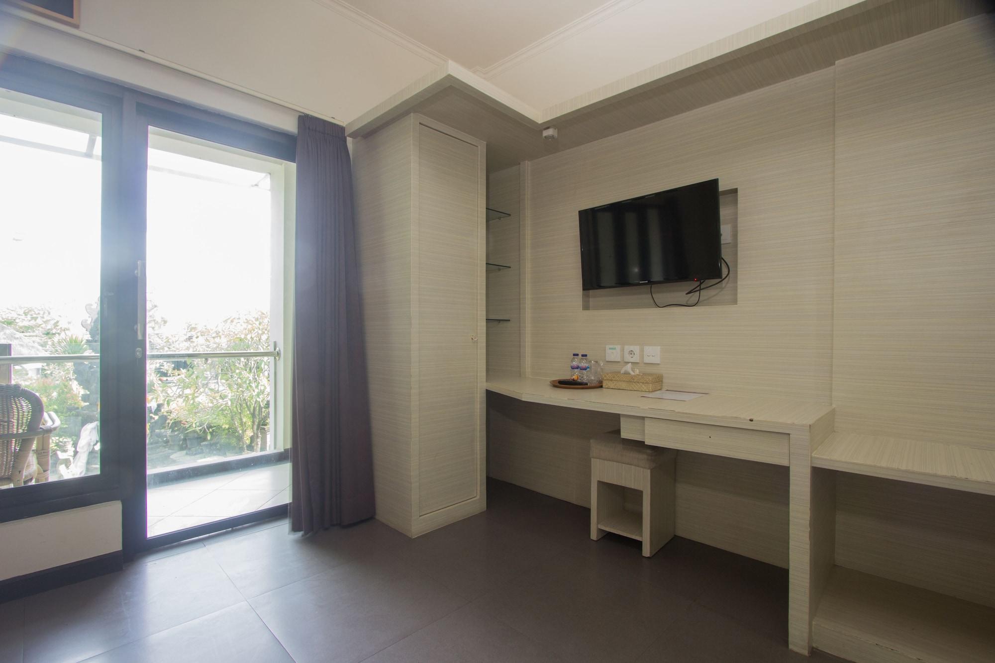 Maxi Hotel Kedonganan Jimbaran Buitenkant foto