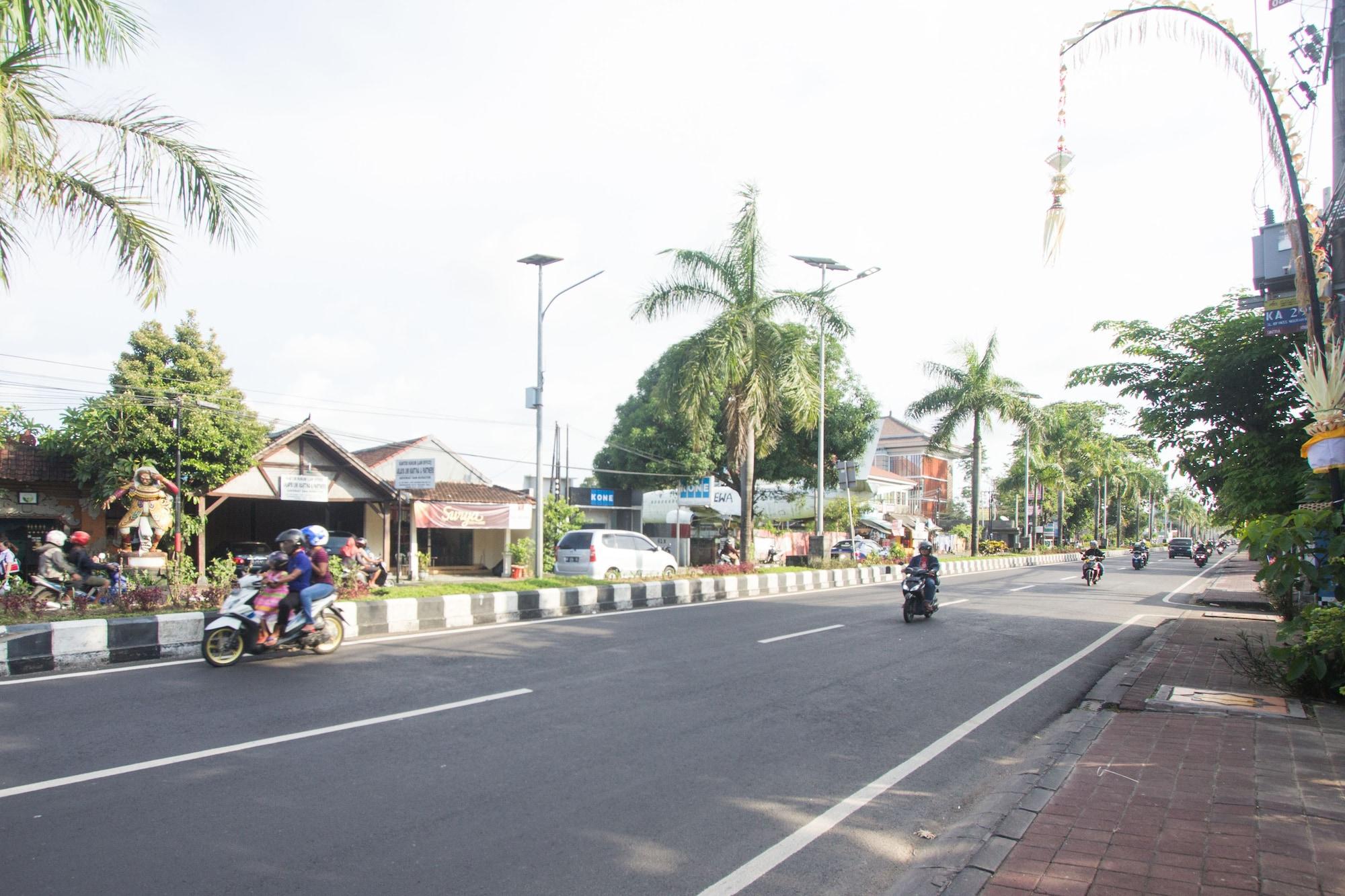 Maxi Hotel Kedonganan Jimbaran Buitenkant foto