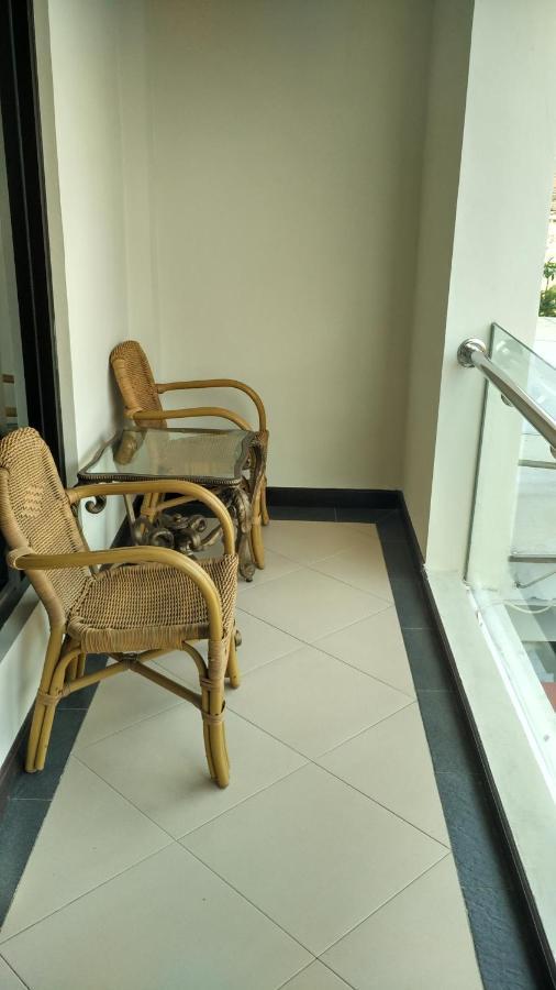 Maxi Hotel Kedonganan Jimbaran Buitenkant foto
