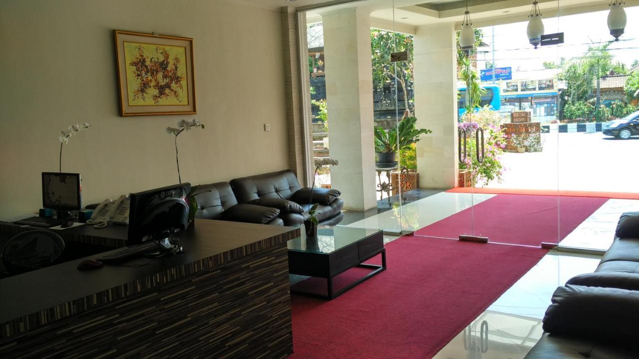 Maxi Hotel Kedonganan Jimbaran Buitenkant foto