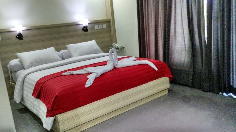 Maxi Hotel Kedonganan Jimbaran Buitenkant foto